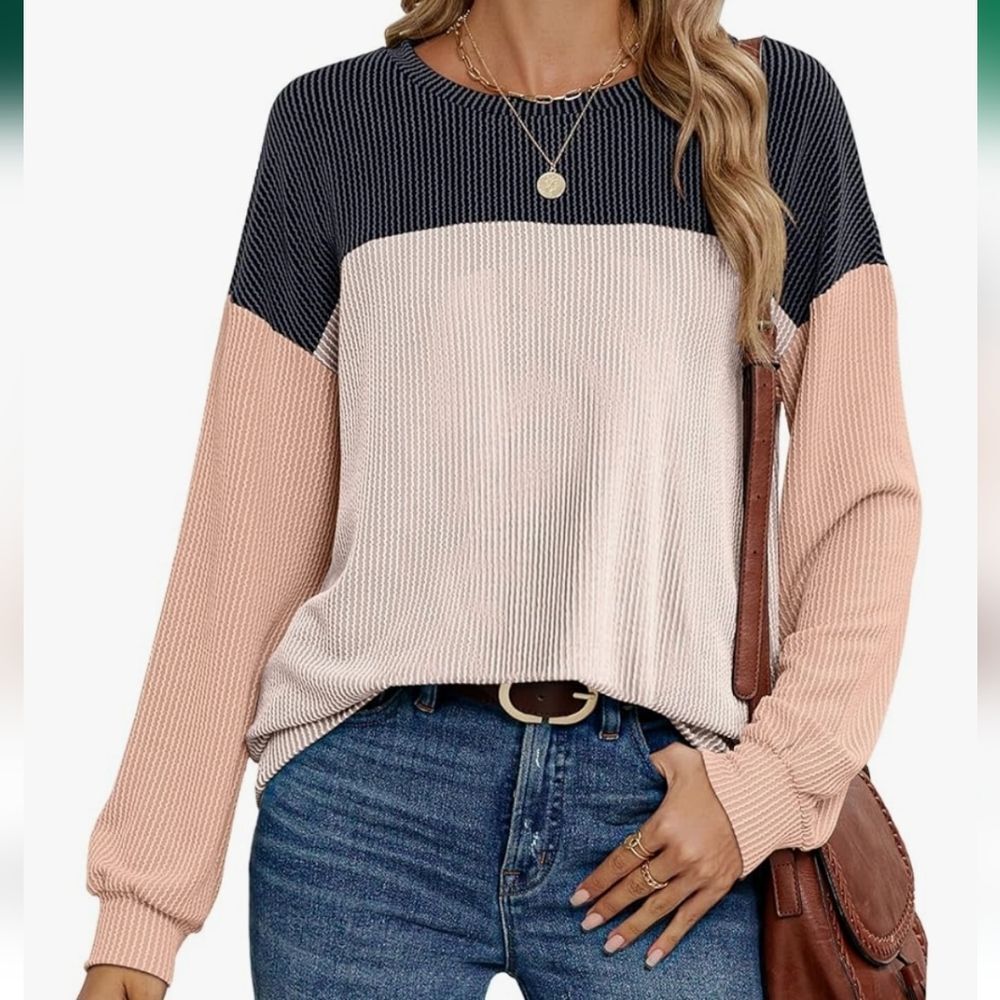 Women's Color Block Long Sleeve Crewneck Top - NWOT